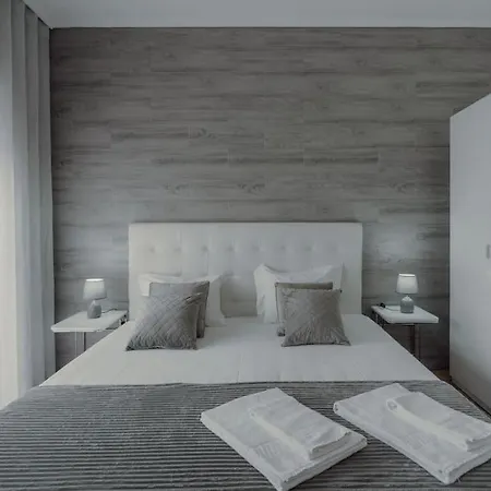 1br W/ Ac Near Palacio De Cristal Daire