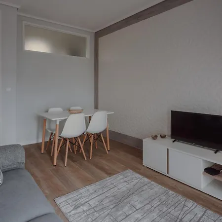 1br W/ Ac Near Palacio De Cristal Porto